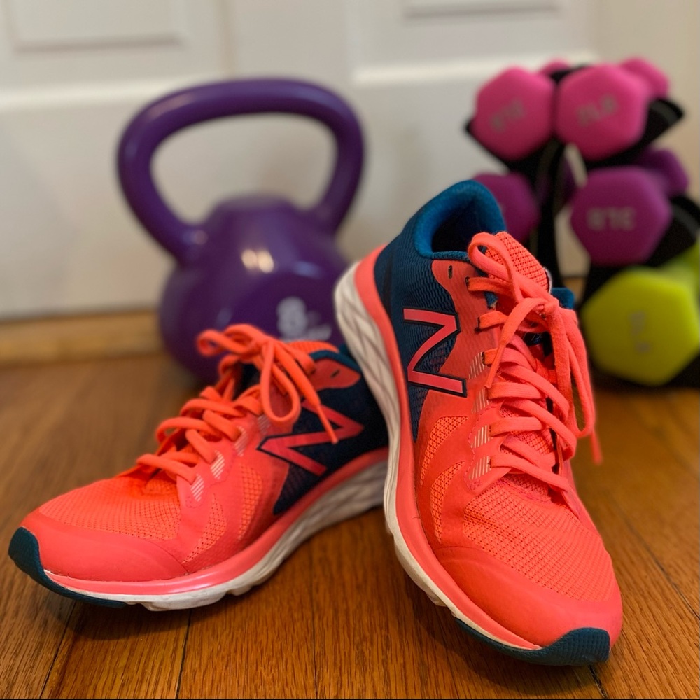 New Balance 790 v6 Neon Orange & Navy Blue - Women’s Size 8